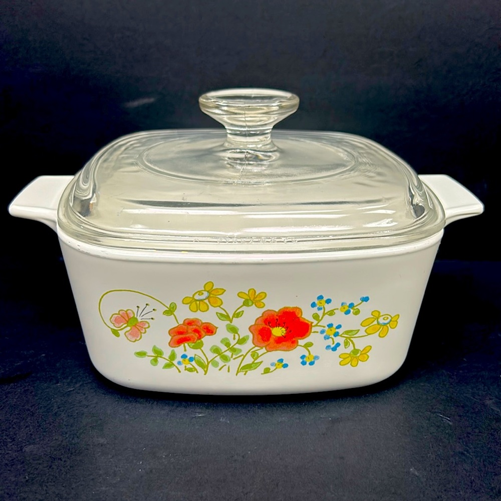 Vintage Corning ware “Wildflower “ 1 1/2 quart lidded casserole
